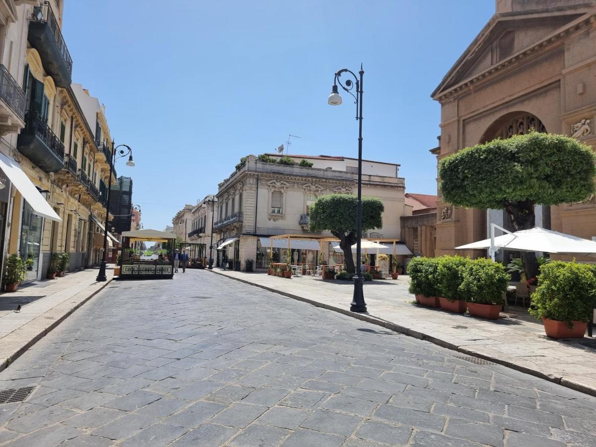 Ferienwohnung Loft Magna Grecia Reggio Calabria Centro Storico A 3 Minuti A Piedi Dal Mare Exterior foto