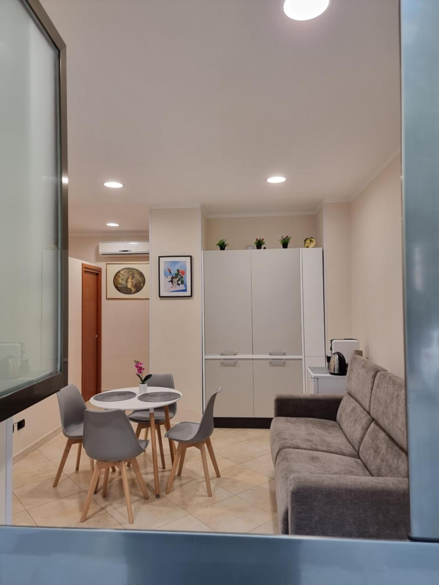 Ferienwohnung Loft Magna Grecia Reggio Calabria Centro Storico A 3 Minuti A Piedi Dal Mare Exterior foto