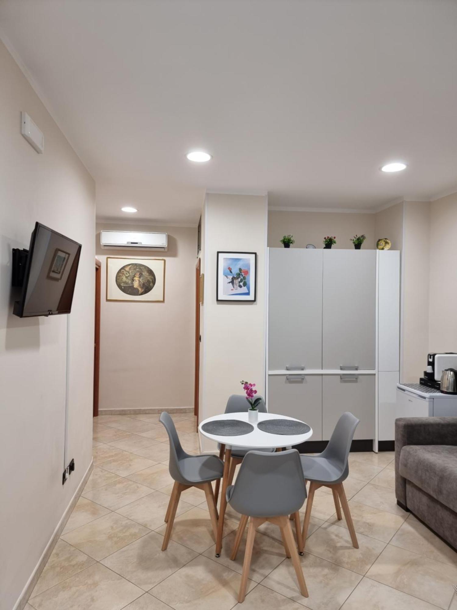 Ferienwohnung Loft Magna Grecia Reggio Calabria Centro Storico A 3 Minuti A Piedi Dal Mare Exterior foto