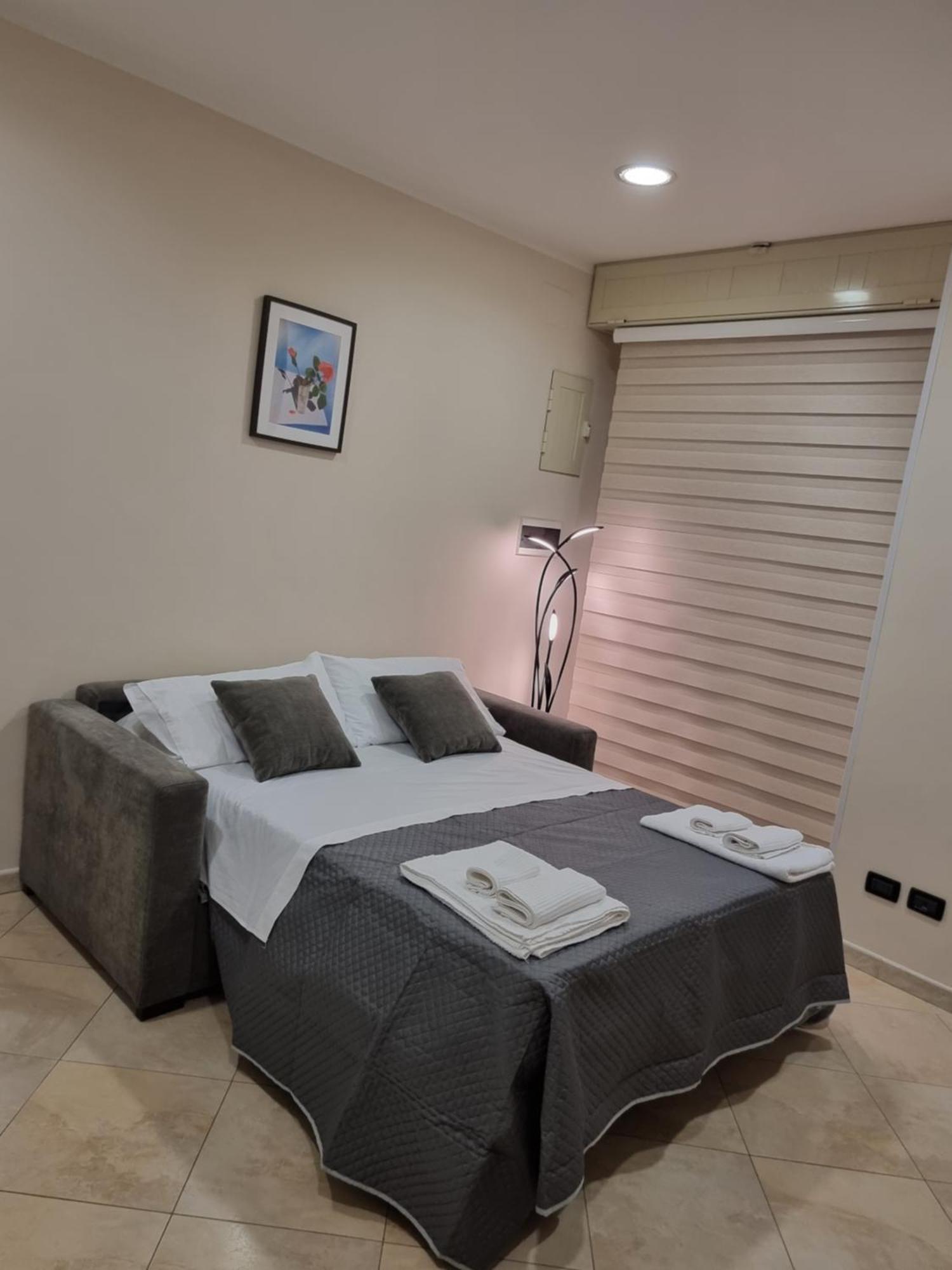 Ferienwohnung Loft Magna Grecia Reggio Calabria Centro Storico A 3 Minuti A Piedi Dal Mare Exterior foto
